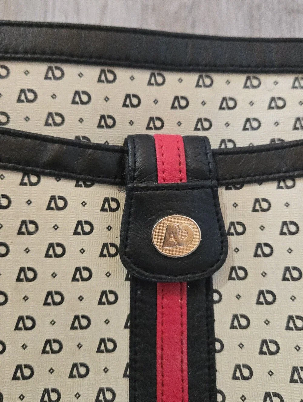 Vintage 80s? Almondo Logo Design Crossbody Purse